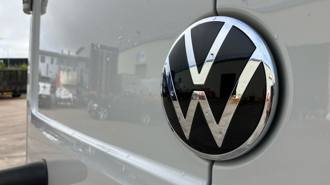 Volkswagen Crafter Cr35 Mwb Diesel 4Motion 2.0 TDI 177PS Commerce Plus High Roof Van Auto - Image 28